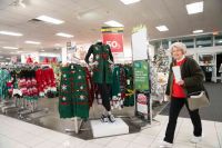 American Shoppers Grapple with Economic Strain This Holiday Season