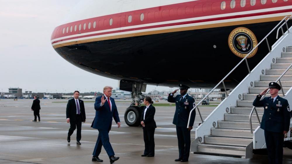 Trump Confirms Secret Plane Switch Amid Iran Threat