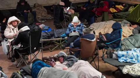 Russia Resumes Major Attacks on Ukraine Amid Severe Winter Conditions