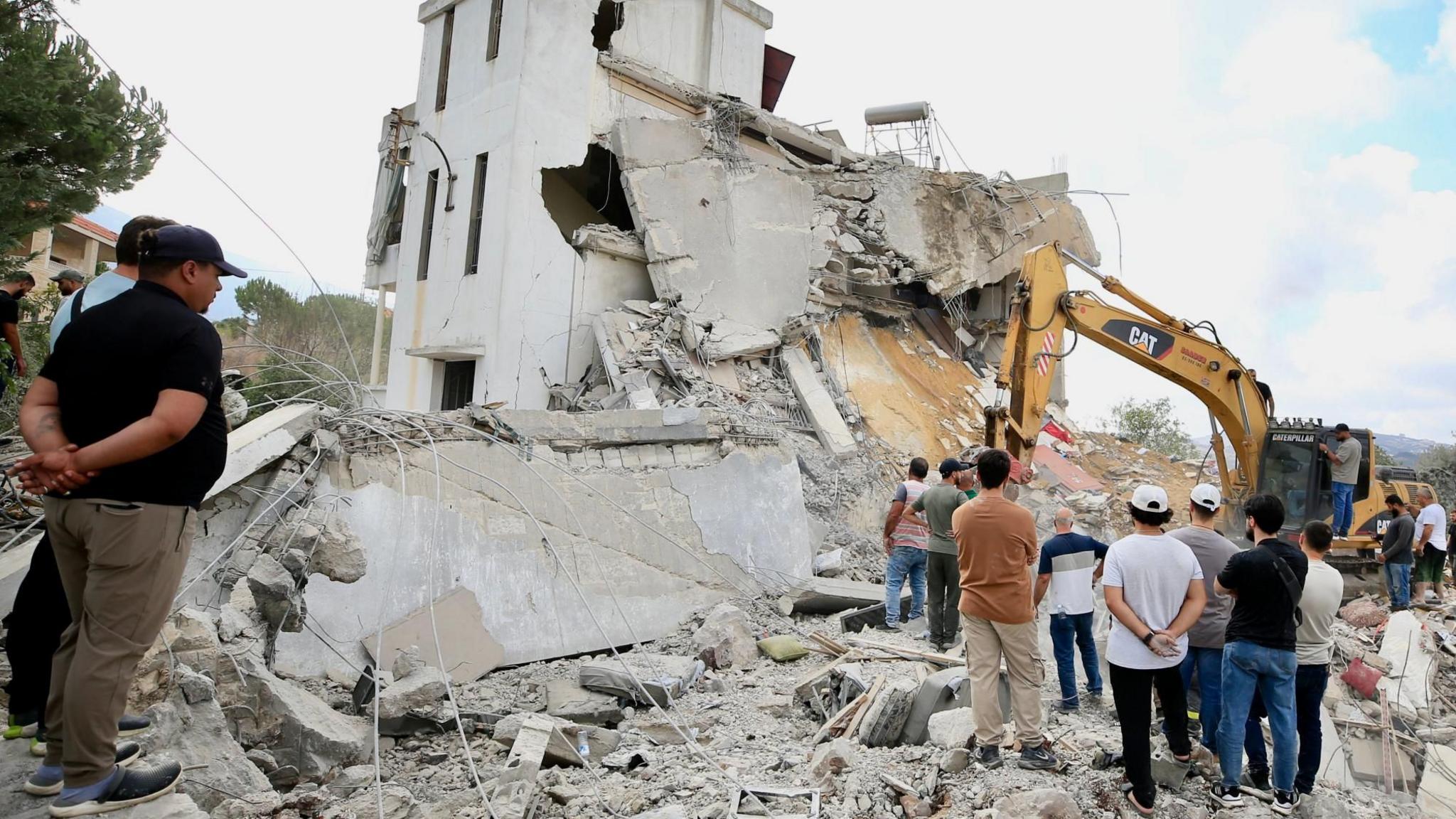 Israeli Airstrikes in Southern Lebanon Kill 11, Including Children