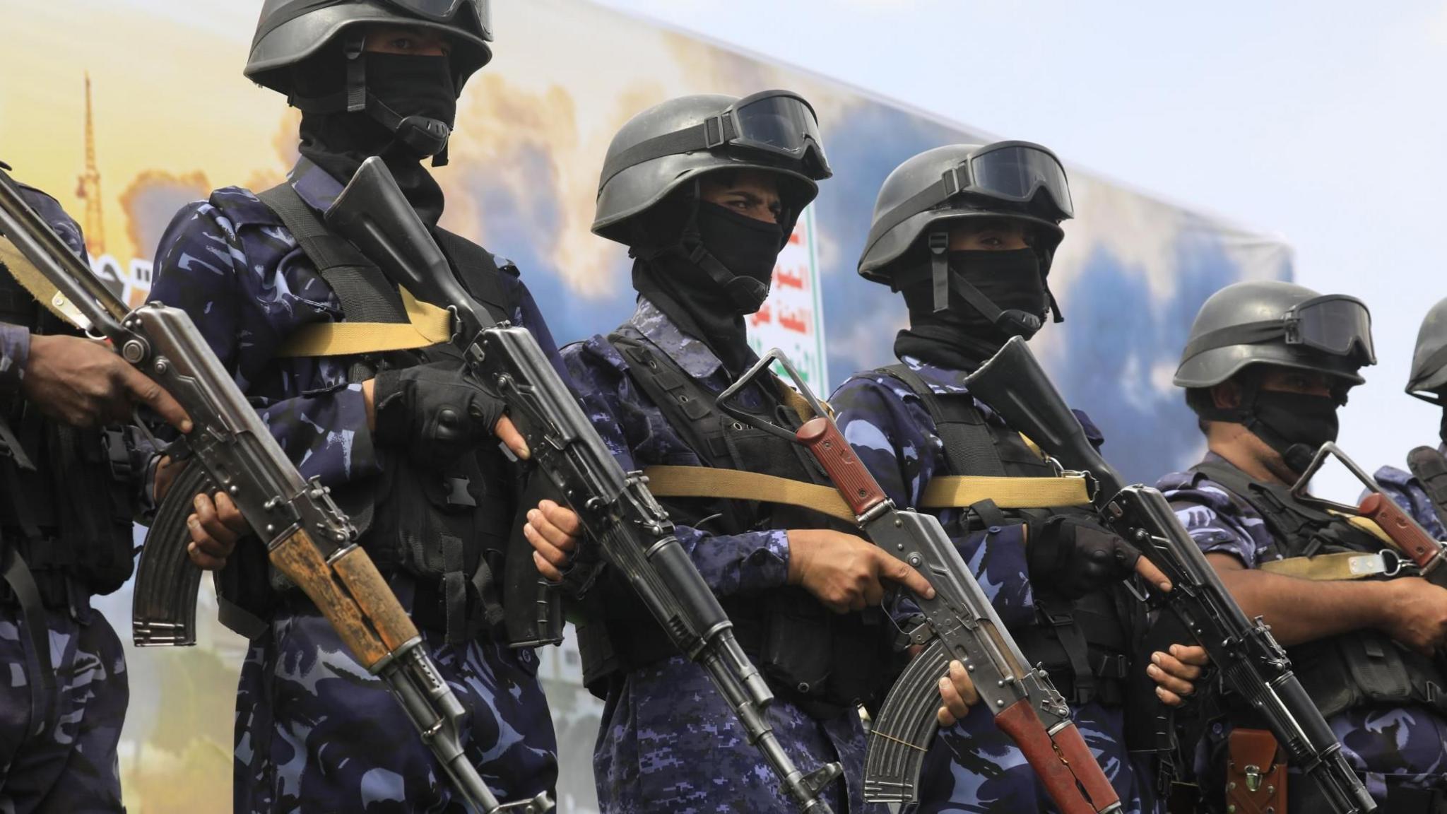 30 Yemeni Government Troops Killed in Houthi Attack on Central Yemen Camps