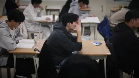 Resignation Sparks Debate Over South Korea's Challenging Suneung English Exam