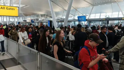 Trump Deploys ICE Agents to Alleviate Airport Security Lines Amid DHS Shutdown