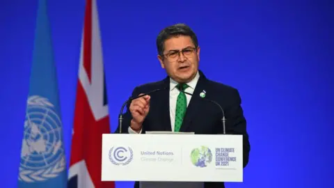 Trump Announces Pardon for Ex-Honduran President Convicted on Drug Trafficking Charges