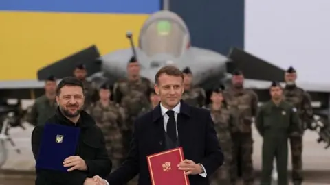 Ukraine Secures Major Defence Deal for 100 French Rafale Fighter Jets