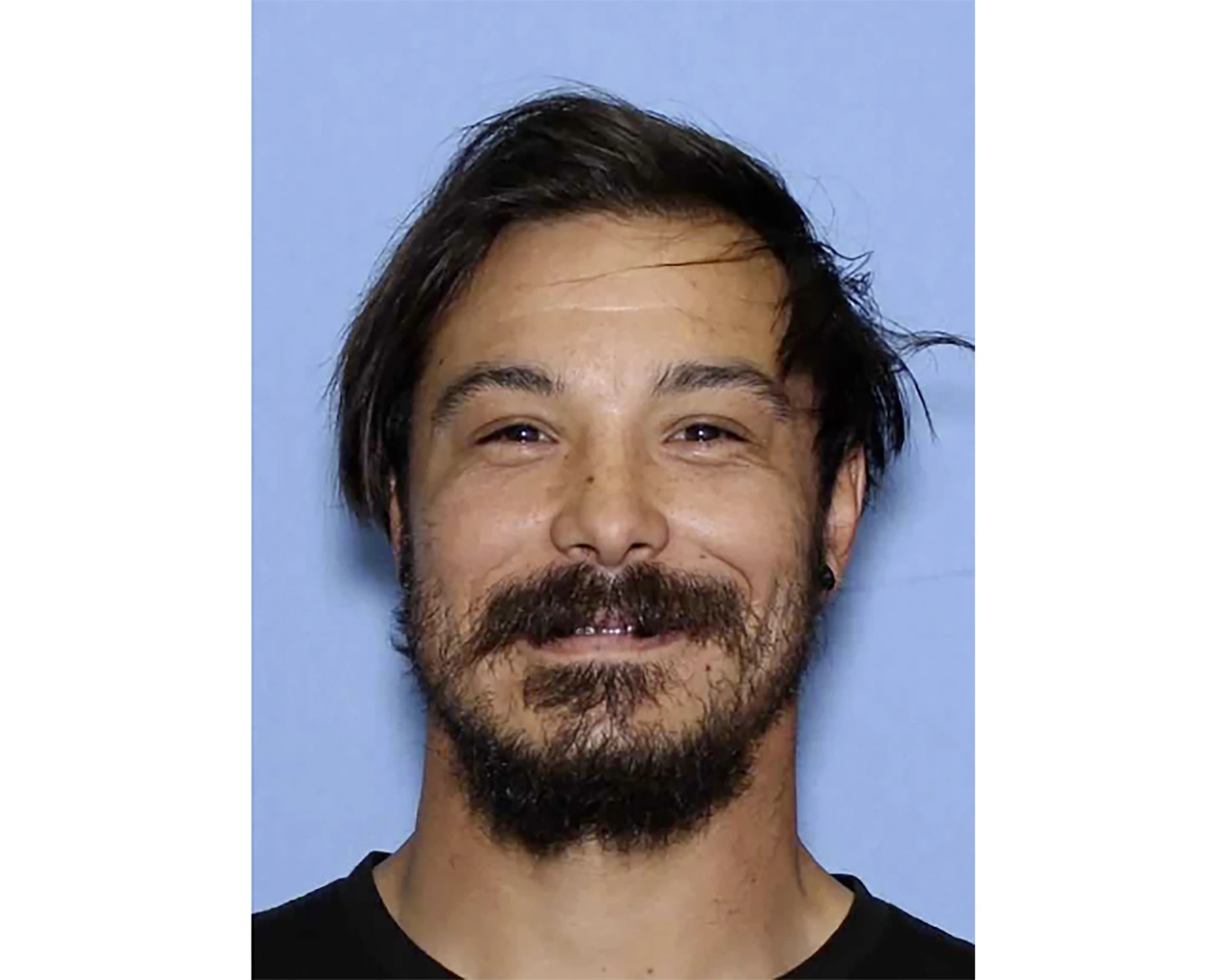 Tragic Discovery: Remains Believed to Belong to Travis Decker Found in Washington Mountains