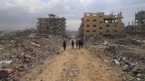 Tragic Incident in Gaza: Eleven Family Members Killed by Israeli Tank Shell