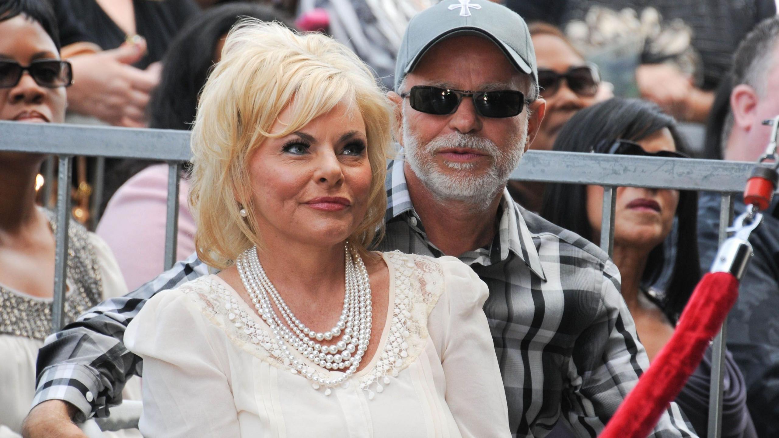 Jim Bakker, Controversial Televangelist and Fraud Convict, Dies at 86