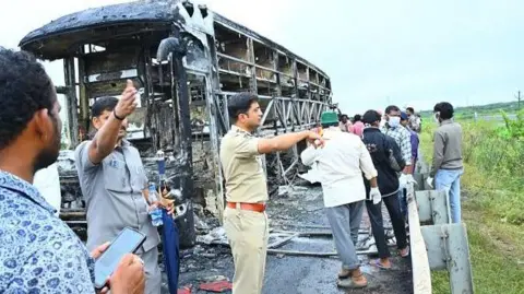 India Bus Blaze Fatalities Linked to Cargo of Smartphones
