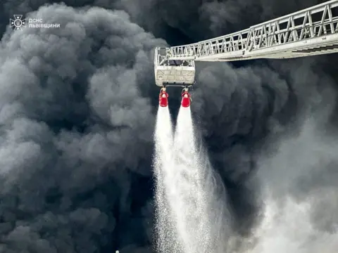 Pipeline Dispute Delays Critical EU Loan to Ukraine