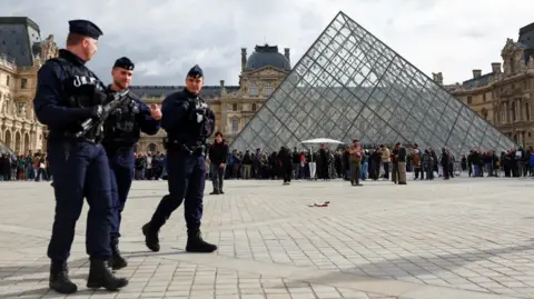 Four Suspects Arrested in Ongoing Investigation of Louvre Jewellery Heist