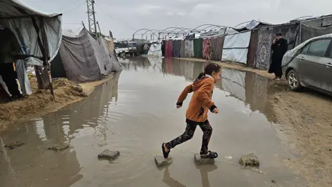 Flooding Worsens Humanitarian Crisis in Gaza Amid Stalled Peace Efforts