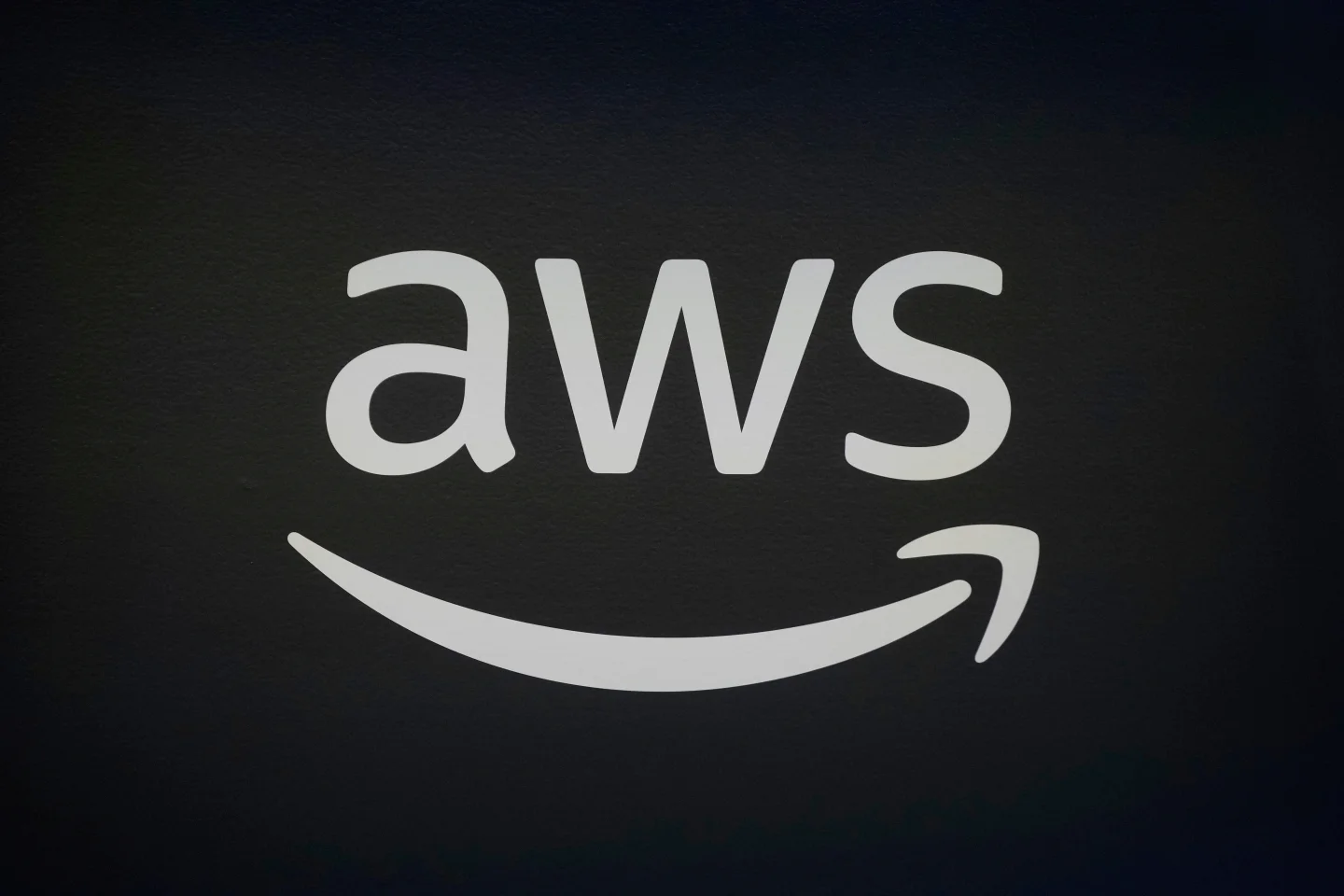 Global Internet Services Disrupted by Amazon AWS Outage