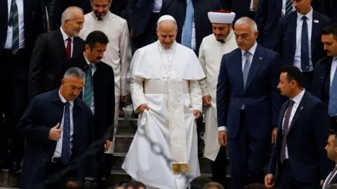 Pope Leo XIV's Historic Visit to Istanbul's Blue Mosque