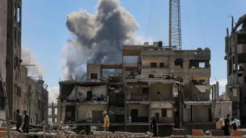 Escalation in Gaza: Israel Enhances Military Siege as Hamas Considers US Peace Proposal