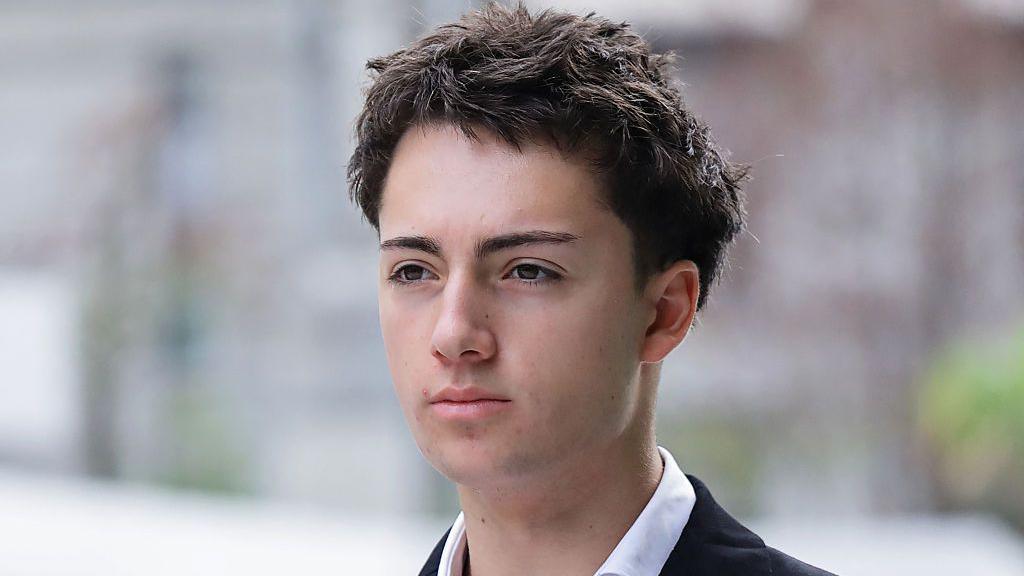 Singapore fines French teen $465 for viral straw‑licking stunt