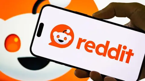 Australia Expands Social Media Ban for Under-16s to Include Reddit