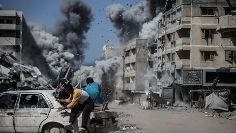 Escalating Violence: Israeli Strikes Claim More Civilian Lives in Gaza