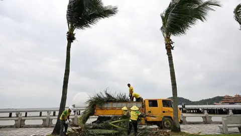 Typhoon Ragasa Hits China: Communities Brace for the Storm's Fury