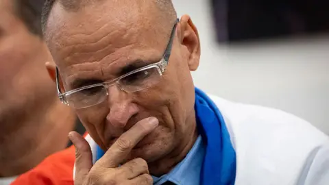 Cuban Dissident José Daniel Ferrer Exiled to Miami After Release from Prison