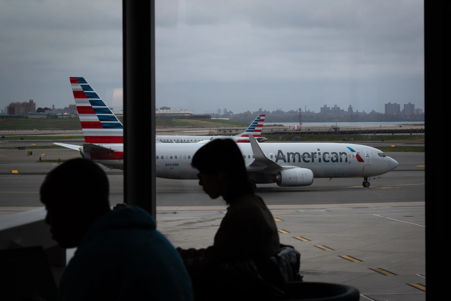Air Travel Chaos Looms as U.S. Government Shutdown Persists