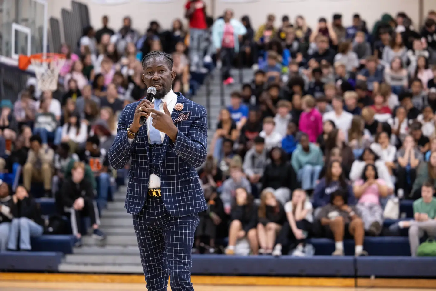 Des Moines Schools Superintendent Ian Roberts Faces Conflict of Interest Allegations Amid Immigration Issues