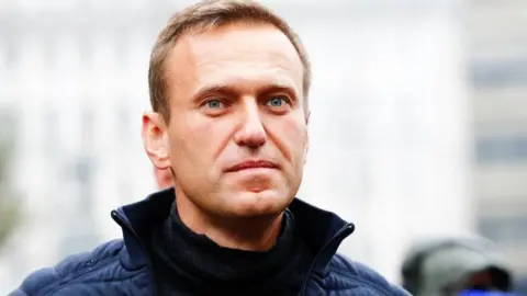 UK Blames Russia for Navalny's Death: Dart Frog Toxin Used in Poisoning