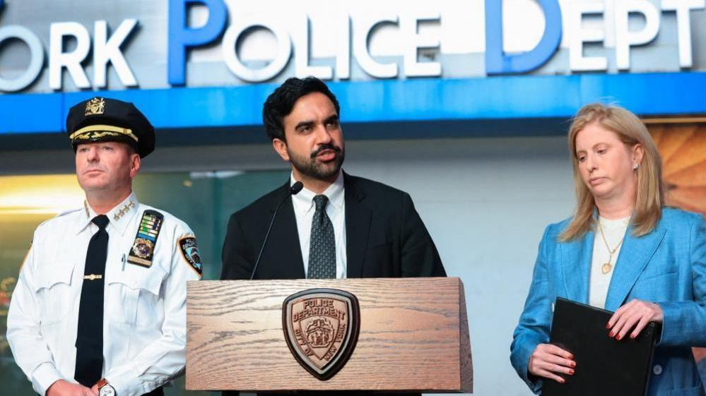 Times Square Stabbing: Woman Killed, Suspect Shot Dead by Police