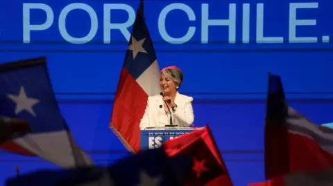 Decisive Run-off Looms in Chile's Presidential Race