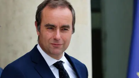 French Prime Minister Resignation Sparks Political Turmoil