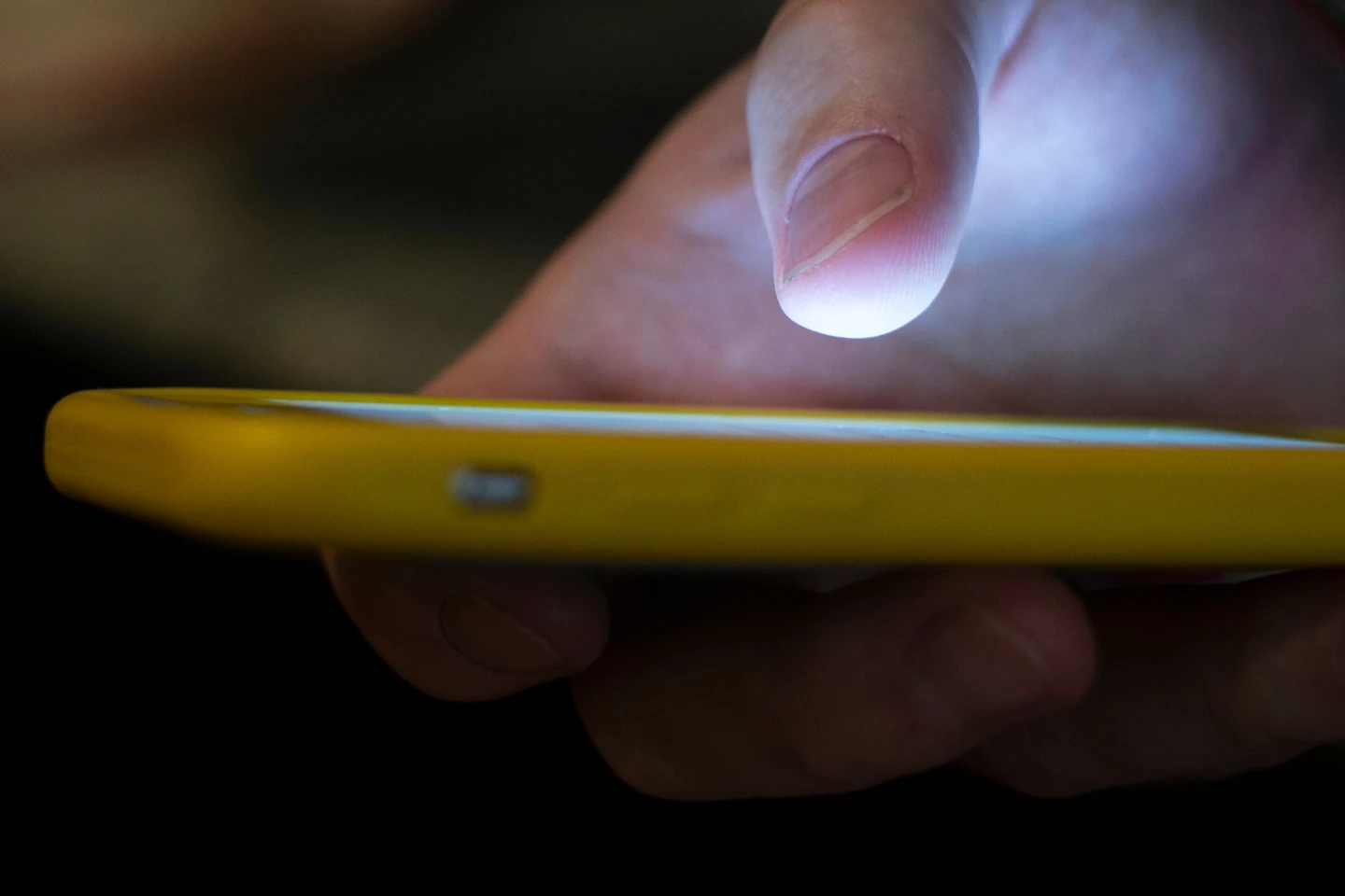 The Double-edged Sword of Private Communication: Political Fallout from Text Leaks