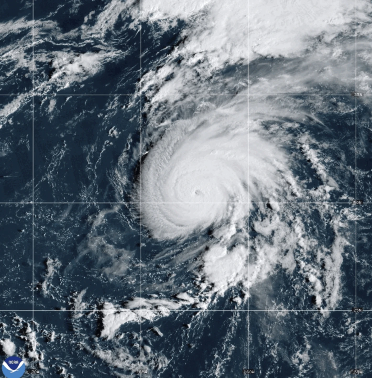 Hurricane Gabrielle Approaches Azores with Threatening Conditions