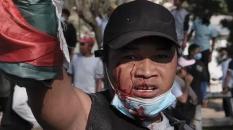 Power Struggles Erupt in Madagascar as President Claims Coup Attempt